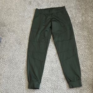 Army green medium Fleo joggers